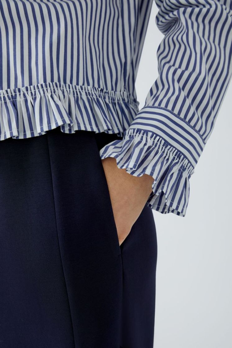  0105 WHITE BLUE