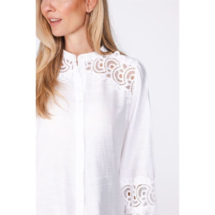  T004 WHITE