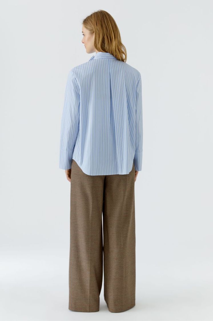  0531 BLUE WHITE