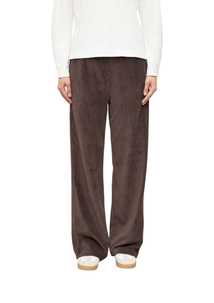 10211.SEA 610.1818019 8944 BROWN